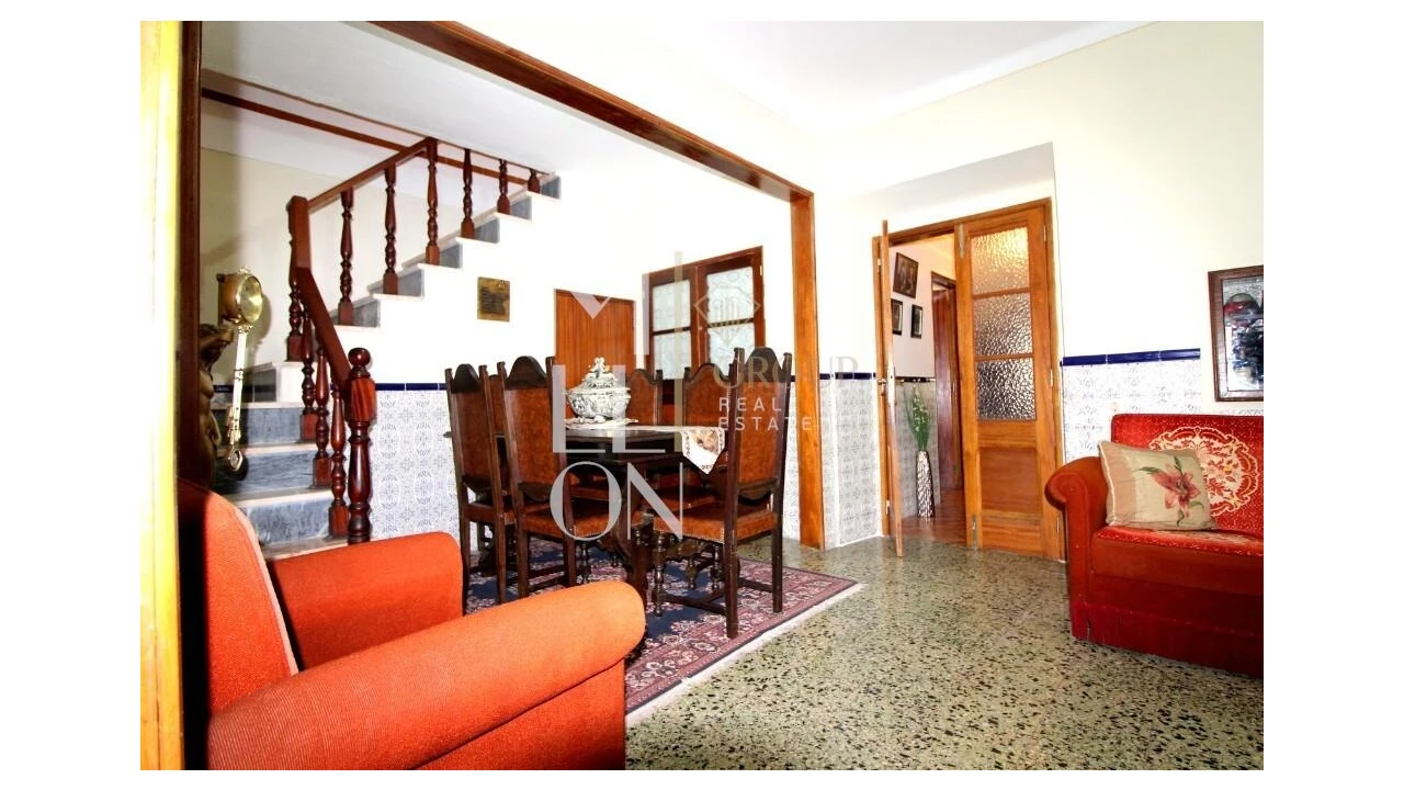 Moradia T5 para Venda em Mourão Foto 9