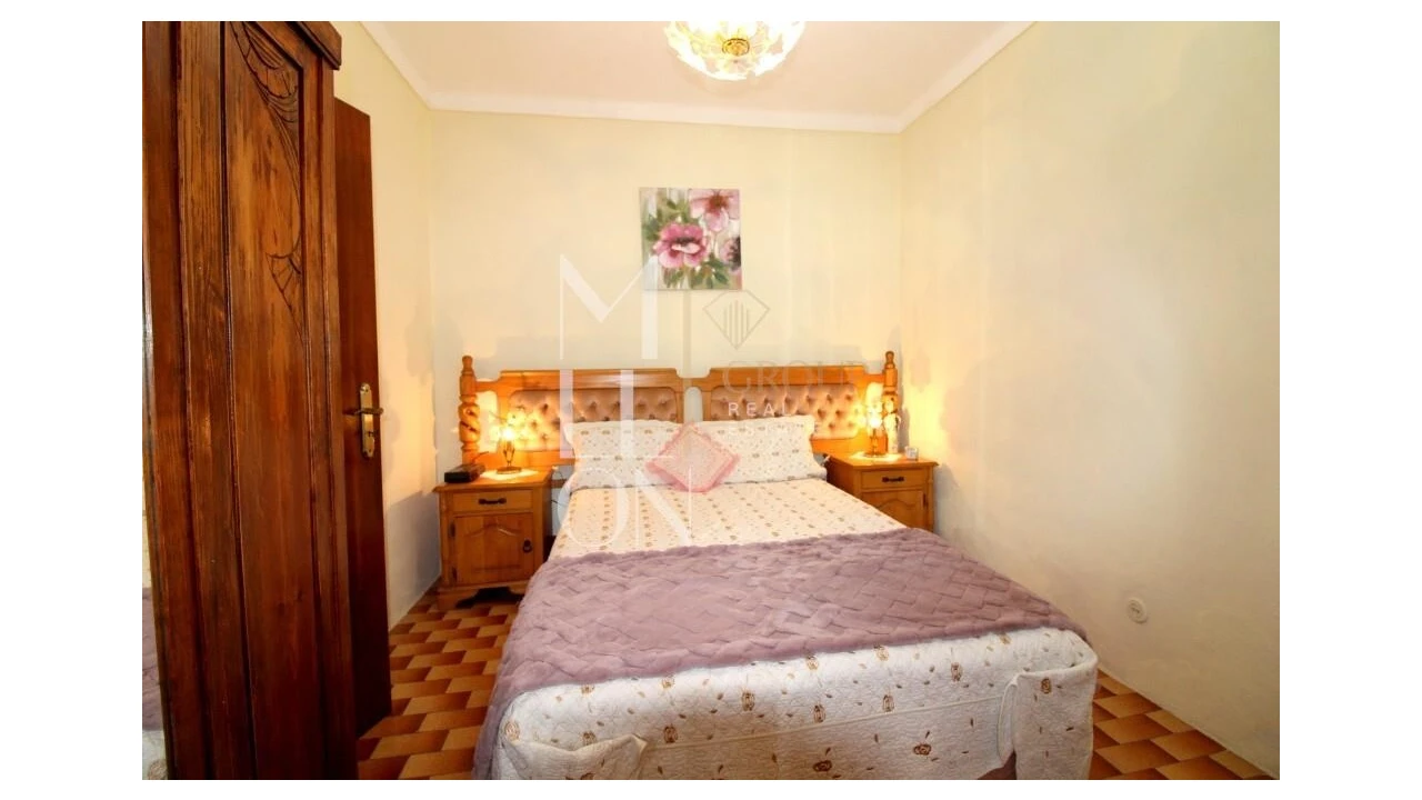 Moradia T5 para Venda em Mourão Foto 5