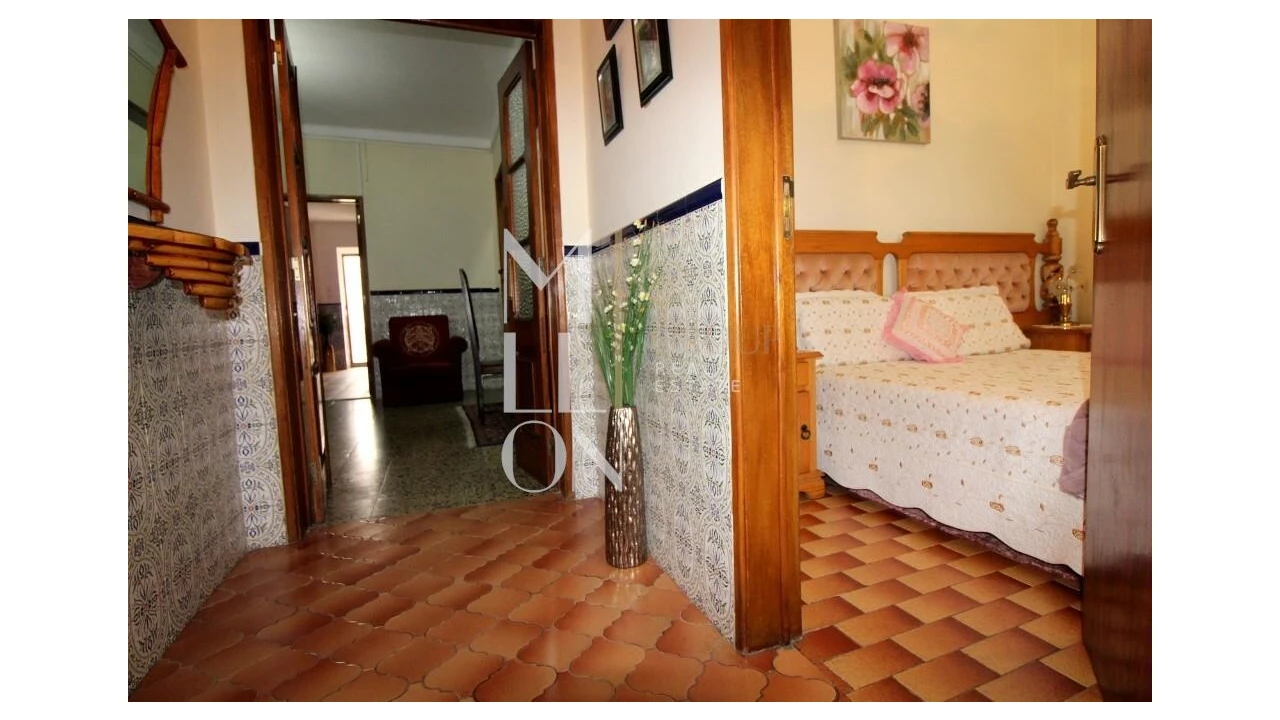 Moradia T5 para Venda em Mourão Foto 3