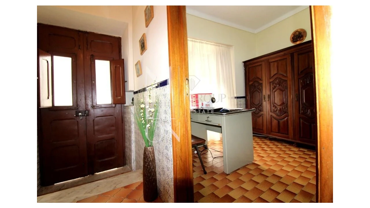 Moradia T5 para Venda em Mourão Foto 6