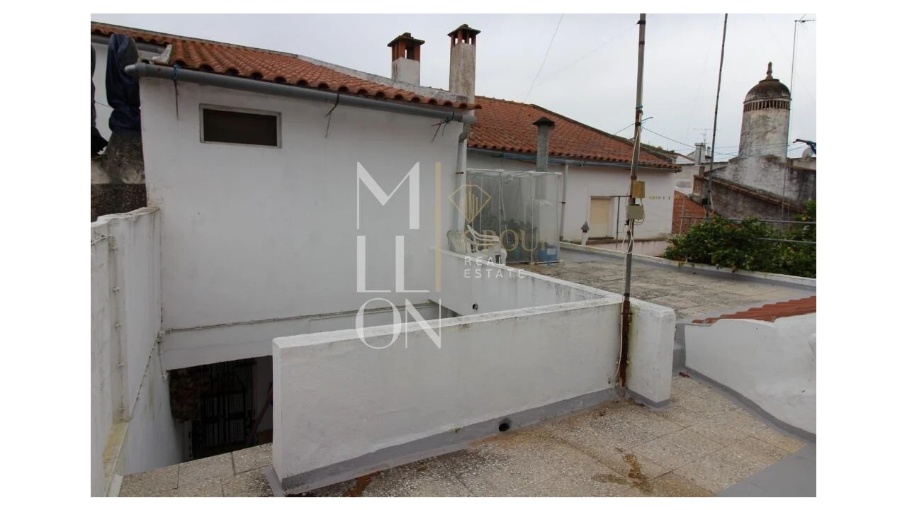 Moradia T5 para Venda em Mourão Foto 45