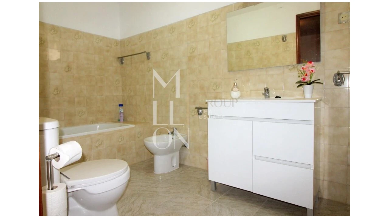 Moradia T5 para Venda em Mourão Foto 26