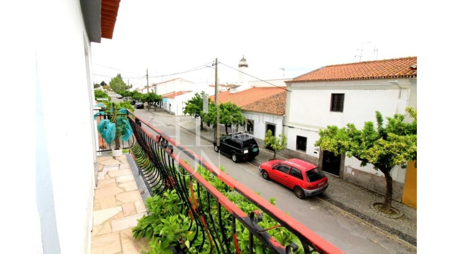 Moradia T5 para Venda em Mourão Foto 18