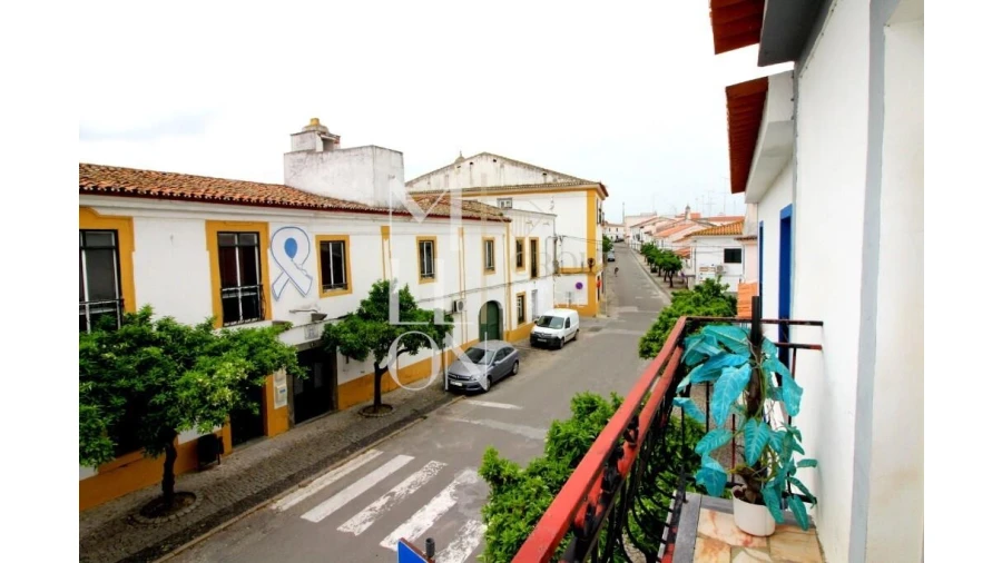 Moradia T5 para Venda em Mourão Foto 19