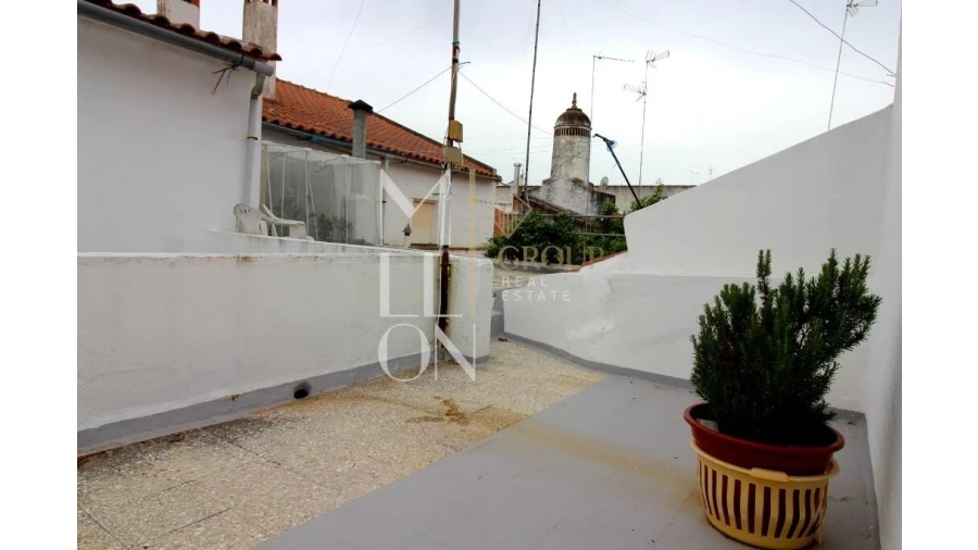 Moradia T5 para Venda em Mourão Foto 44