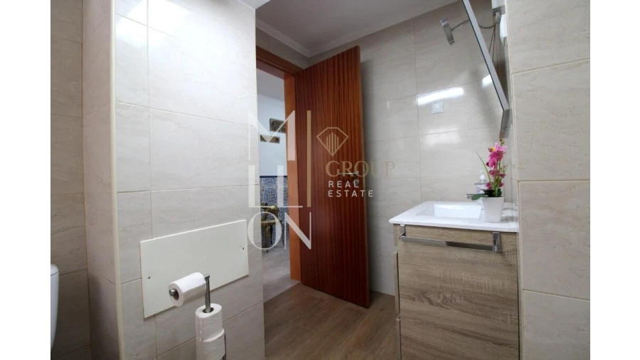 Moradia T5 para Venda em Mourão Foto 32