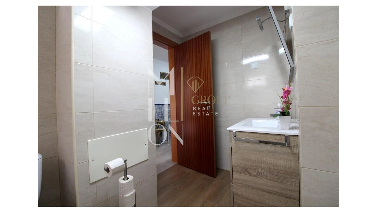 Moradia T5 para Venda em Mourão Foto 32