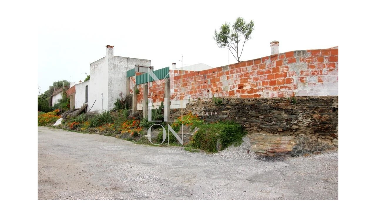 Moradia T5 para Venda em Mourão Foto 42