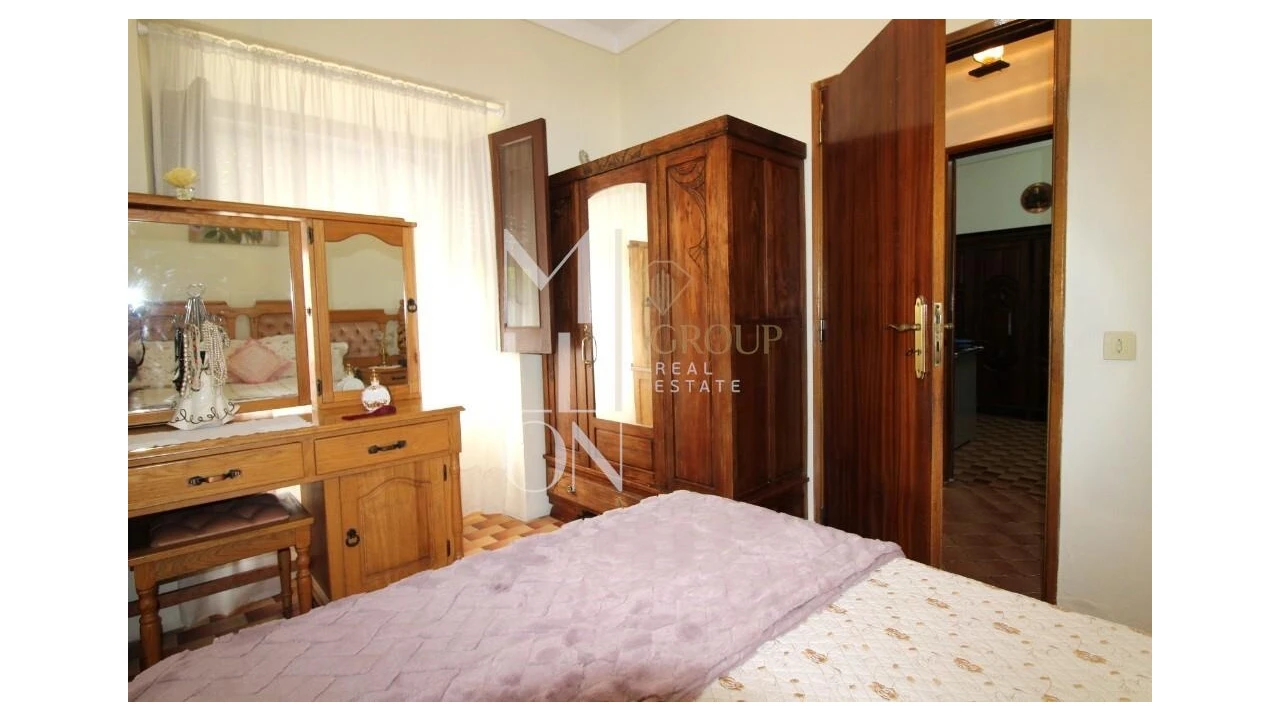 Moradia T5 para Venda em Mourão Foto 4