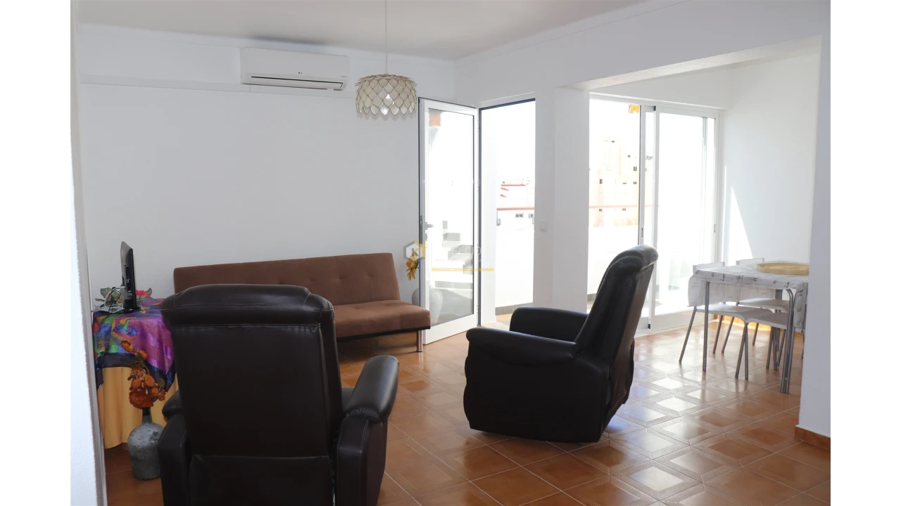 Apartamento T1 para Venda em Quarteira Foto 3