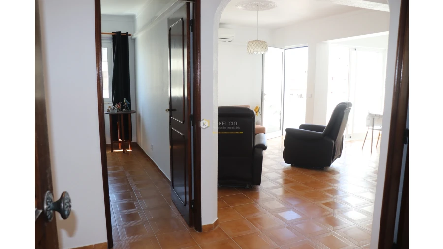 Apartamento T1 para Venda em Quarteira Foto 2