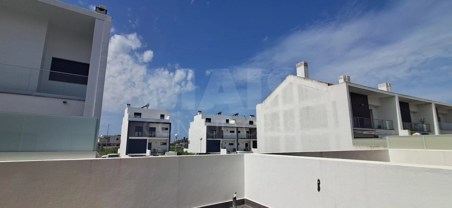 Moradia T4 para Venda em Alcochete Foto 7