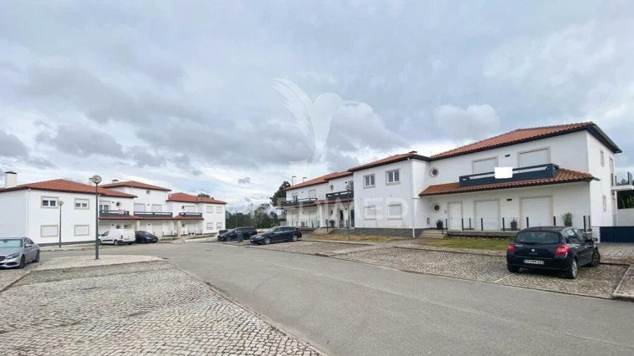 Apartamento T2 para Venda em Tornada e Salir do Porto Foto 1