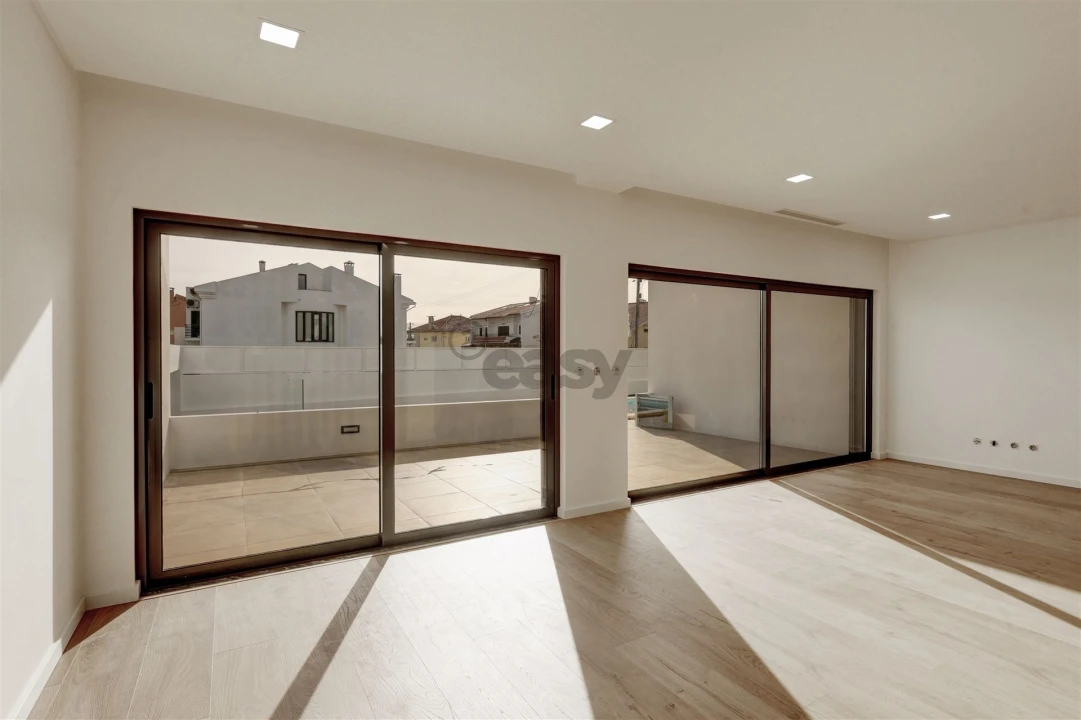 Moradia T4 para Venda em Loures Foto 6