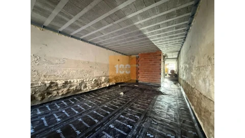 Negócio para Arrendamento em Cedofeita, Santo Ildefonso, Sé, Miragaia, São Nicolau e Vitória