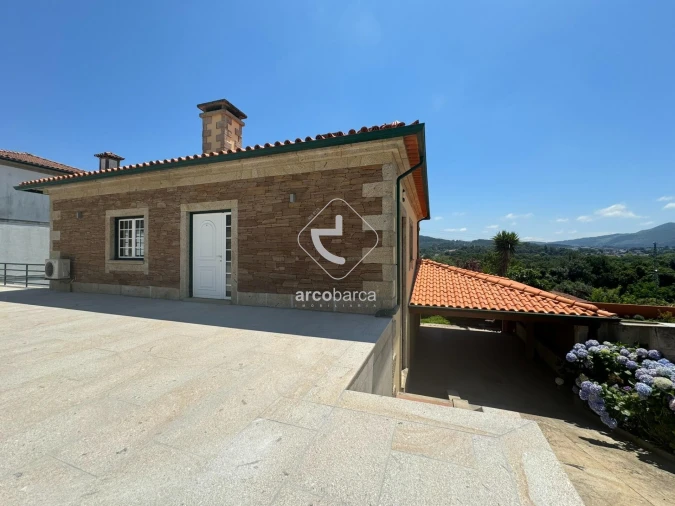 Moradia T3 para Venda em Arcozelo Foto 29