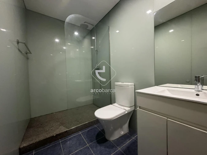 Moradia T3 para Venda em Arcozelo Foto 37