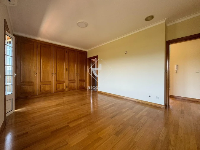 Moradia T3 para Venda em Arcozelo Foto 48