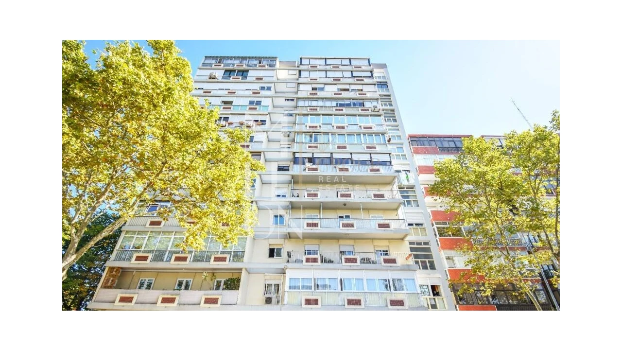 Apartamento T5 para Venda em São Domingos de Benfica Foto 31