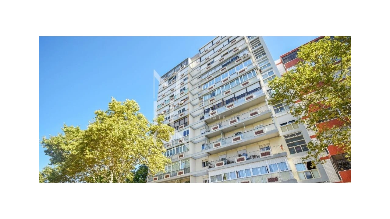 Apartamento T5 para Venda em São Domingos de Benfica Foto 32