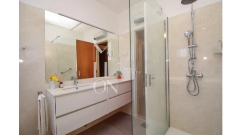 Apartamento T5 para Venda em São Domingos de Benfica