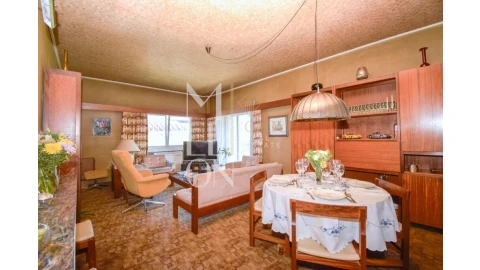 Apartamento T5 para Venda em São Domingos de Benfica