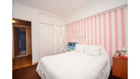 Apartamento T5 para Venda em São Domingos de Benfica