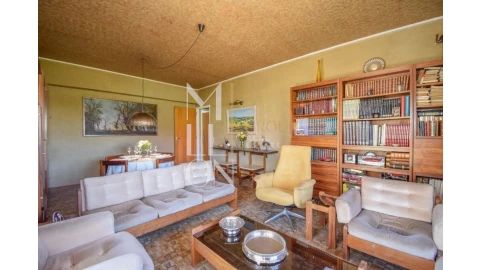 Apartamento T5 para Venda em São Domingos de Benfica