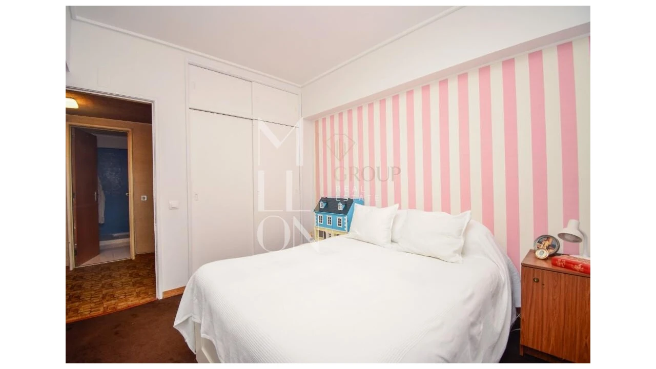 Apartamento T5 para Venda em São Domingos de Benfica Foto 9
