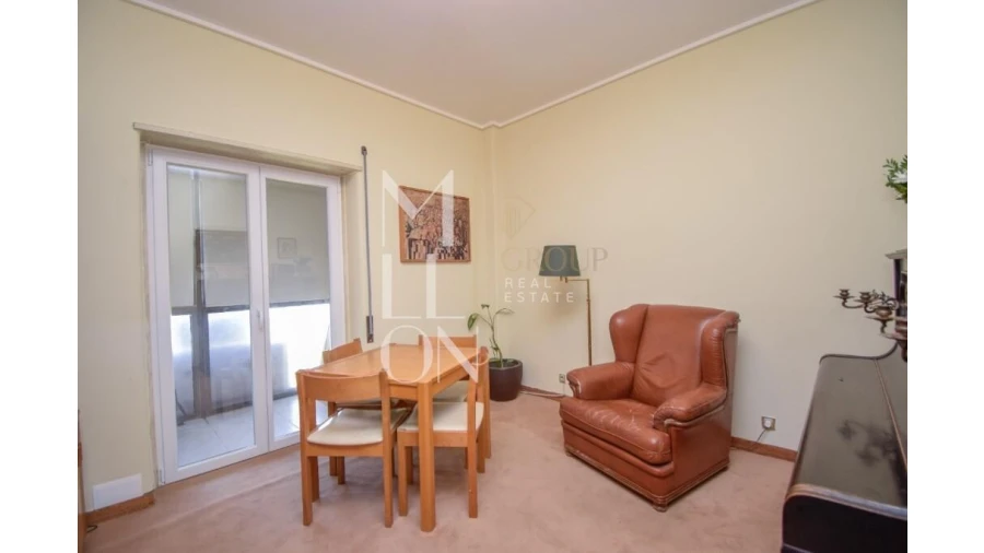 Apartamento T5 para Venda em São Domingos de Benfica Foto 2