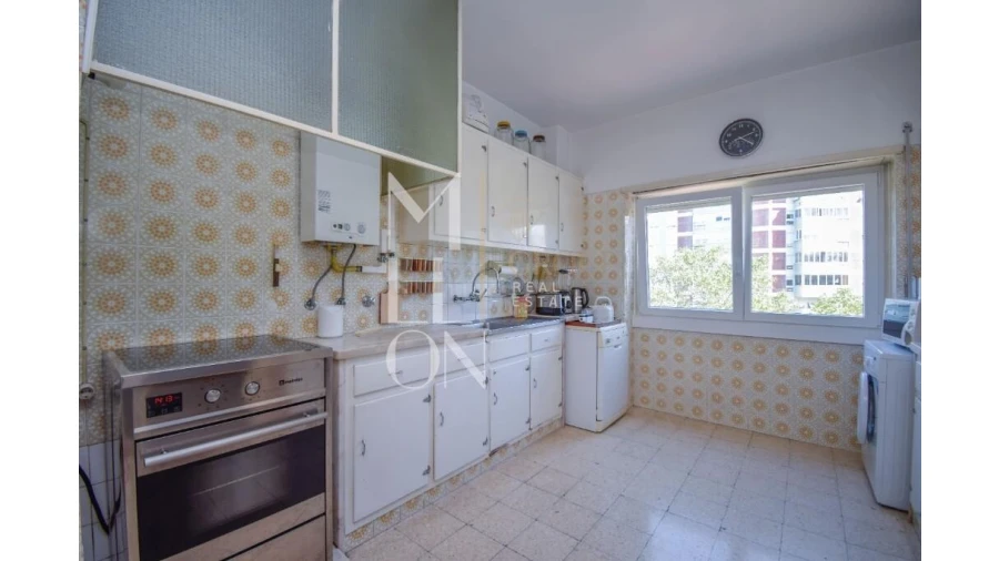 Apartamento T5 para Venda em São Domingos de Benfica Foto 22
