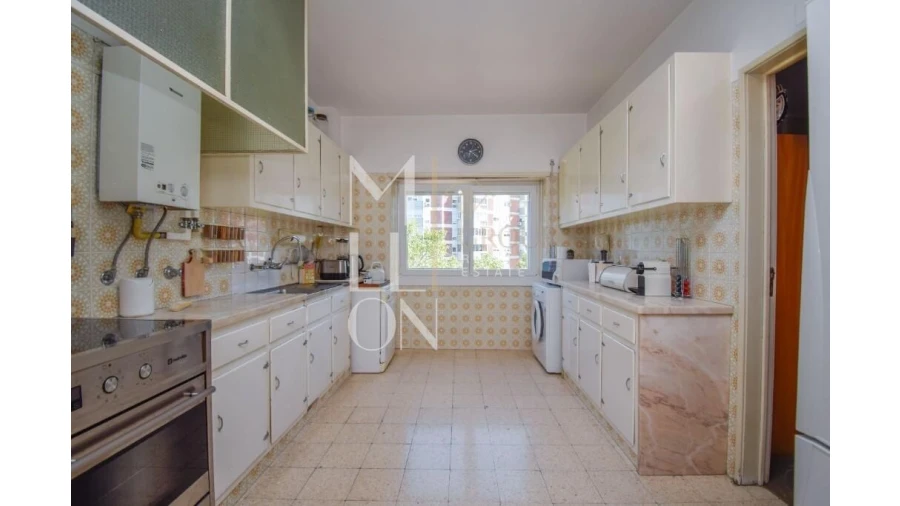 Apartamento T5 para Venda em São Domingos de Benfica Foto 21