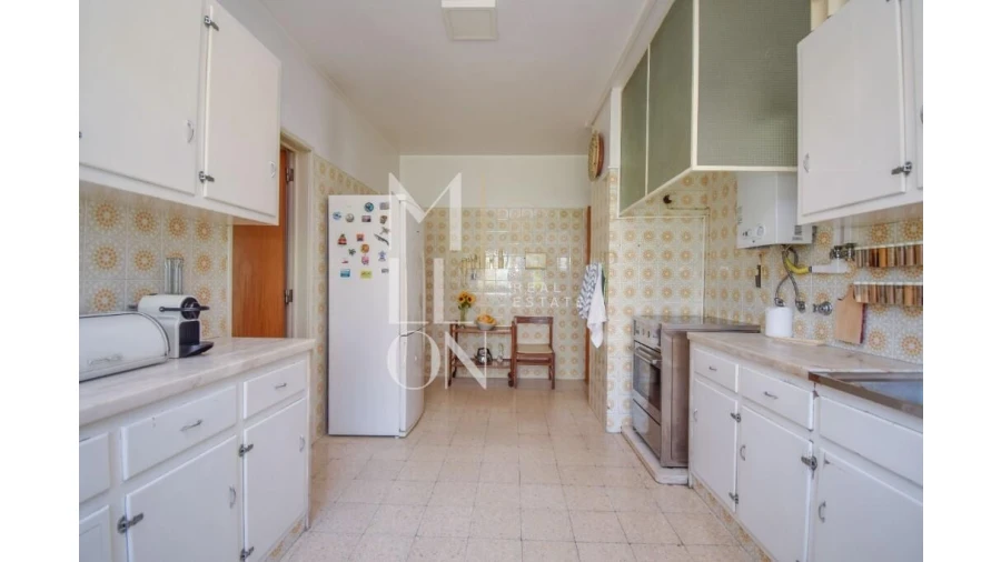 Apartamento T5 para Venda em São Domingos de Benfica Foto 24