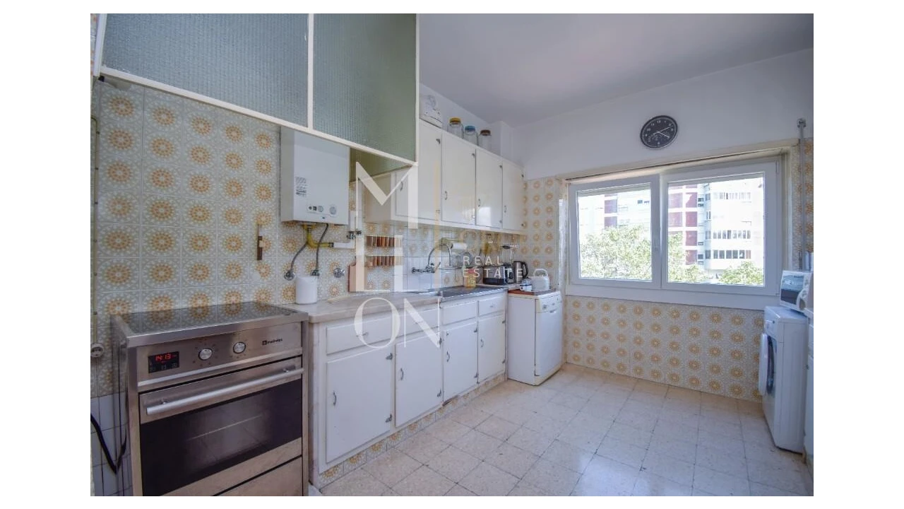 Apartamento T5 para Venda em São Domingos de Benfica Foto 22