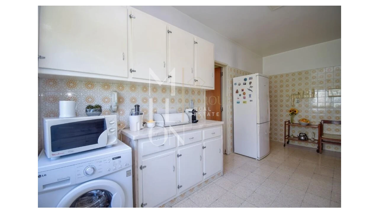Apartamento T5 para Venda em São Domingos de Benfica Foto 23