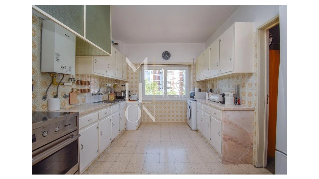 Apartamento T5 para Venda em São Domingos de Benfica Foto 21