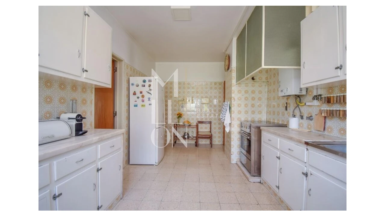 Apartamento T5 para Venda em São Domingos de Benfica Foto 24