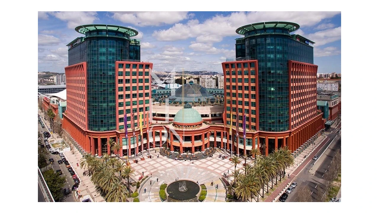 Apartamento T5 para Venda em São Domingos de Benfica Foto 35
