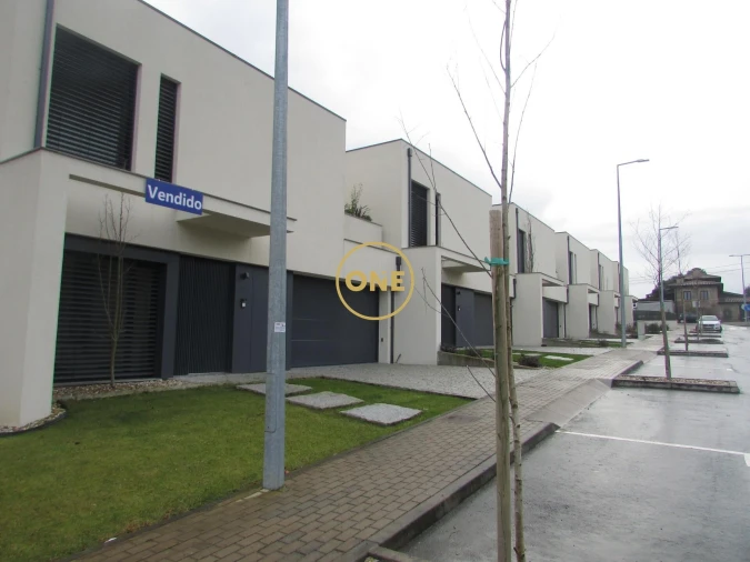 Moradia T3 para Venda em Palmeira Foto 69