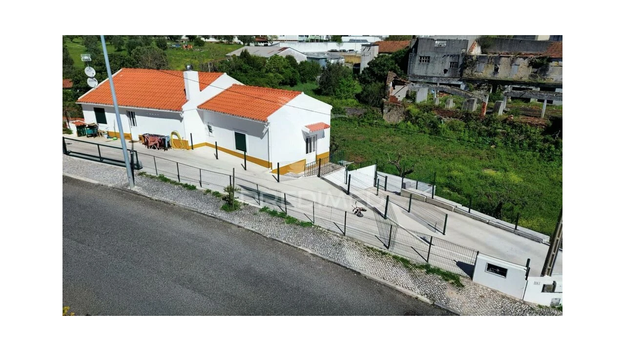 Moradia T5 para Venda em Alcanena e Vila Moreira Foto 3