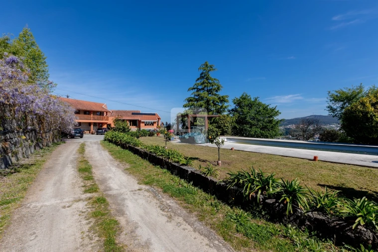 Moradia T4 para Venda em Galegos Foto 11