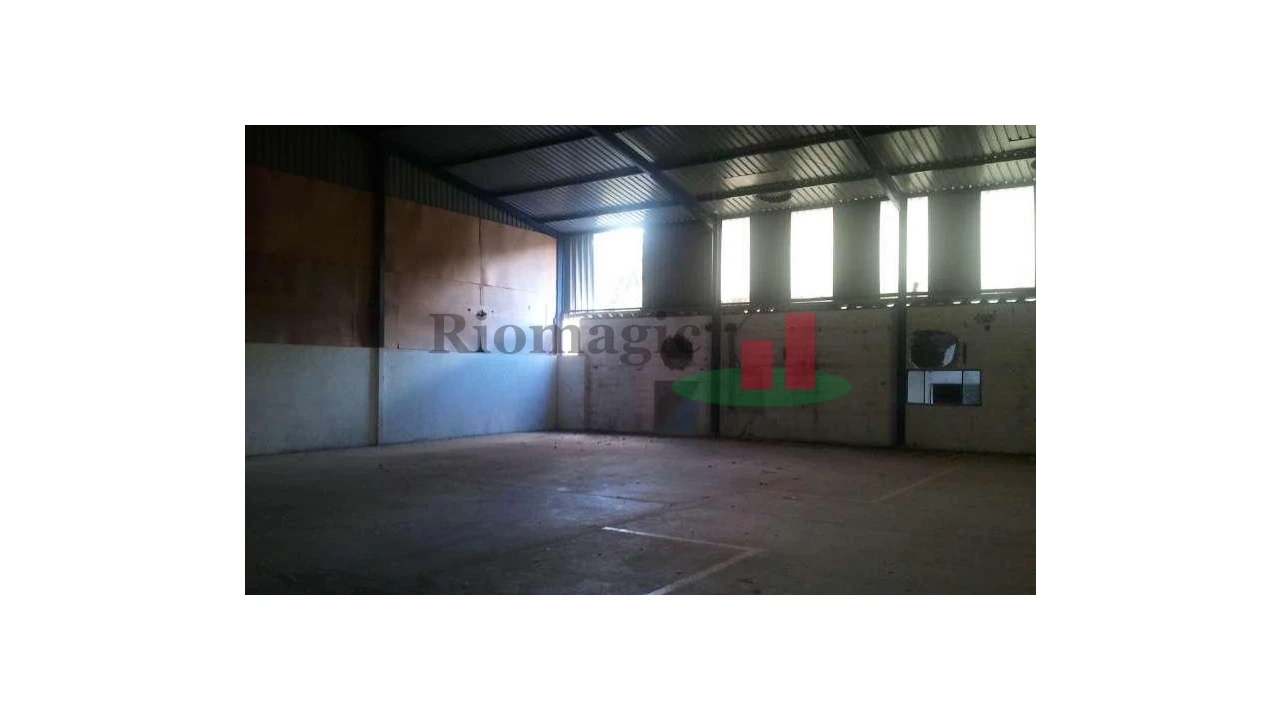 Armazém para Venda em Bemposta Foto 3