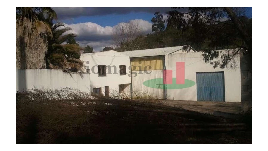 Armazém para Venda em Bemposta