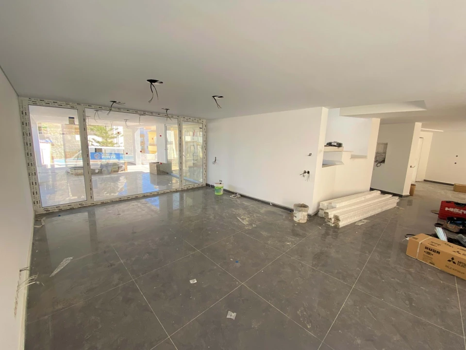 Moradia T4 para Venda em Lagos (São Sebastião e Santa Maria) Foto 2