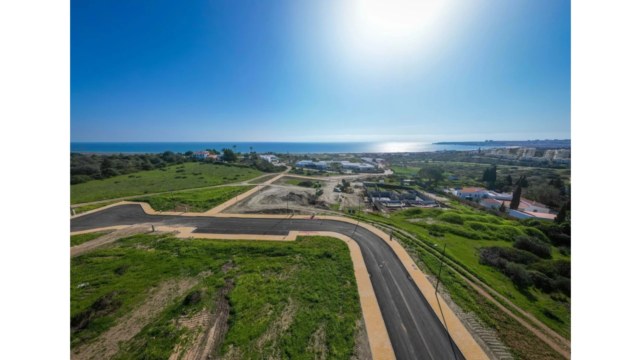 Terreno para Venda em Lagos (São Sebastião e Santa Maria) Foto 4