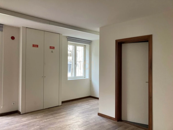 Escritório para Arrendamento em Lordelo do Ouro e Massarelos Foto 5