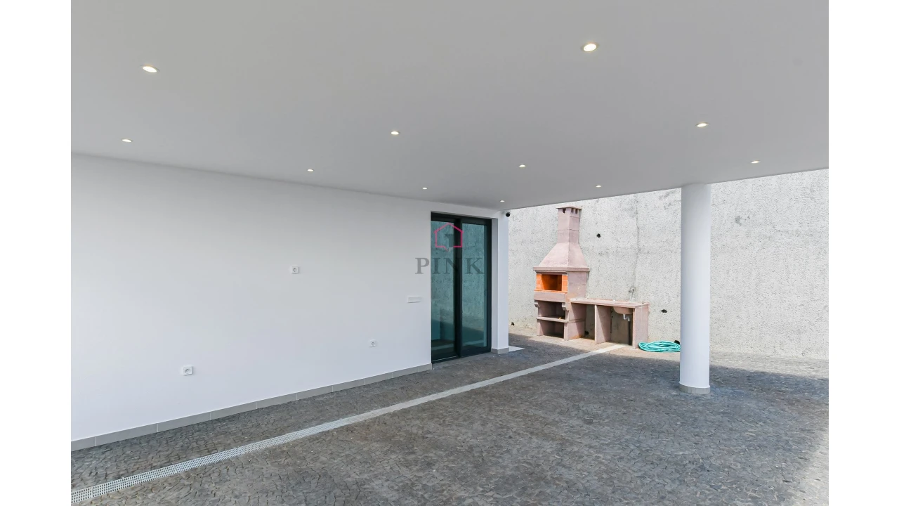 Moradia T3 para Venda em Agua de Pena Foto 30