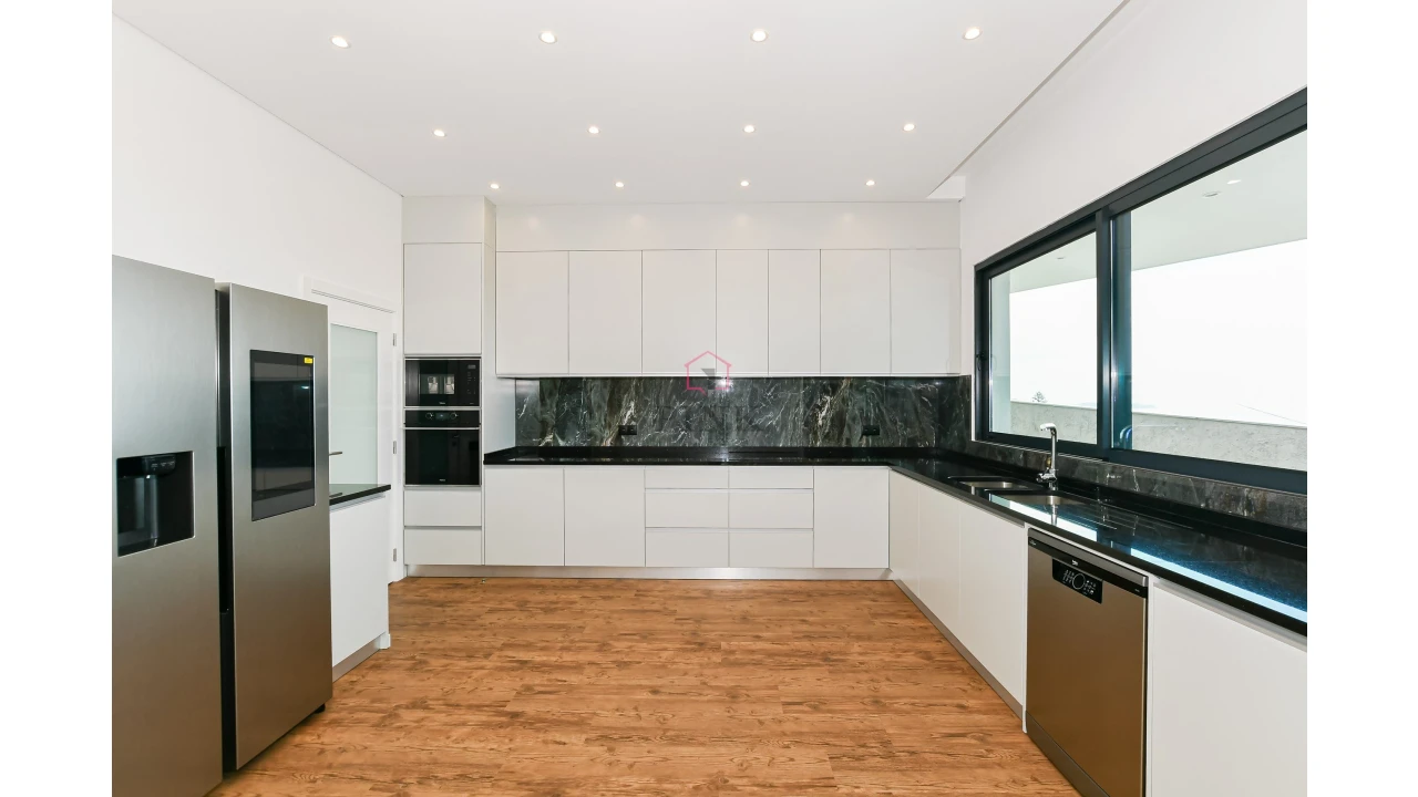 Moradia T3 para Venda em Agua de Pena Foto 4