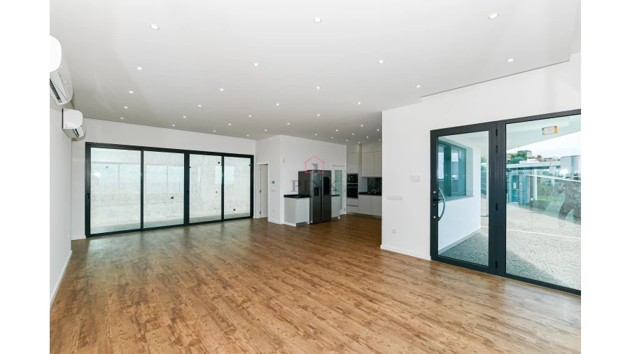 Moradia T3 para Venda em Agua de Pena Foto 7