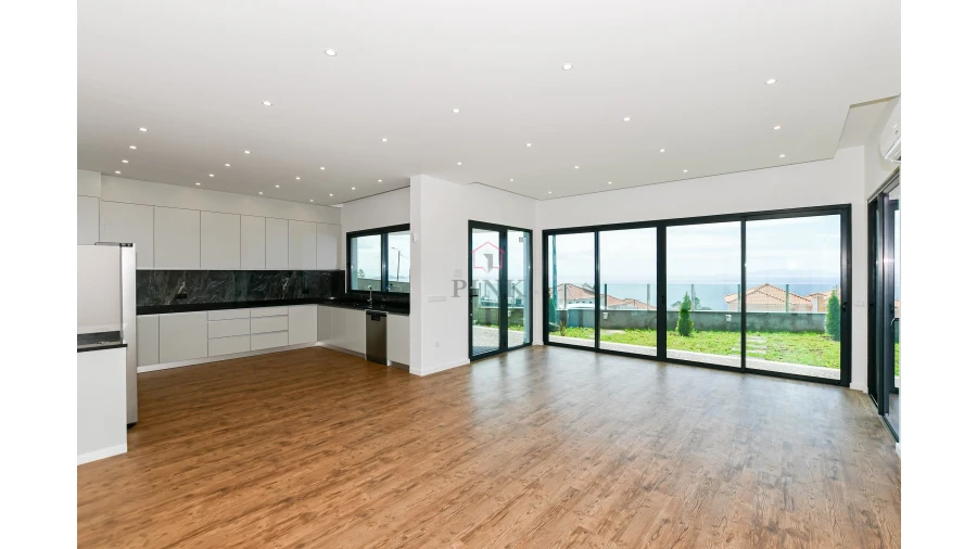 Moradia T3 para Venda em Agua de Pena Foto 3